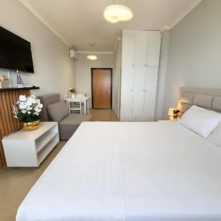 Queen's Lion 4*